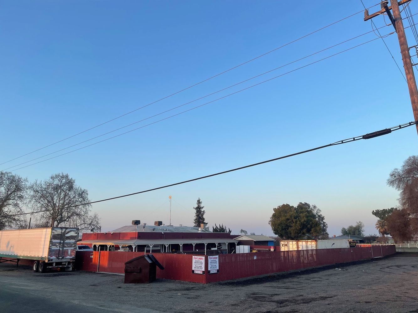 Turn Key Bar & Apartment in Riverdale, CA: 5020 19 1/2 Ave, Riverdale, CA 93656